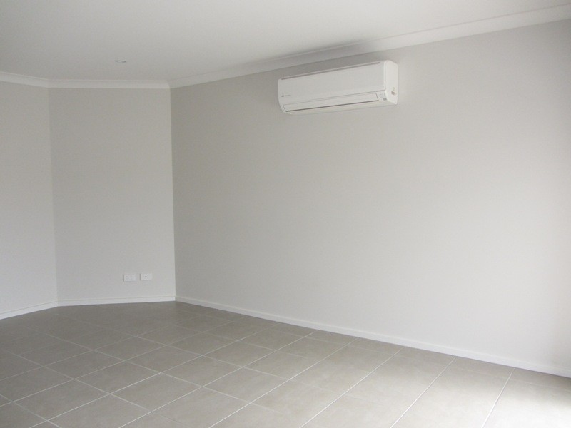 6 Dot Court, Drouin VIC 3818