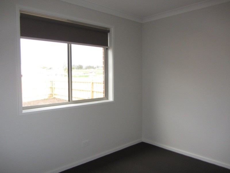 6 Dot Court, Drouin VIC 3818