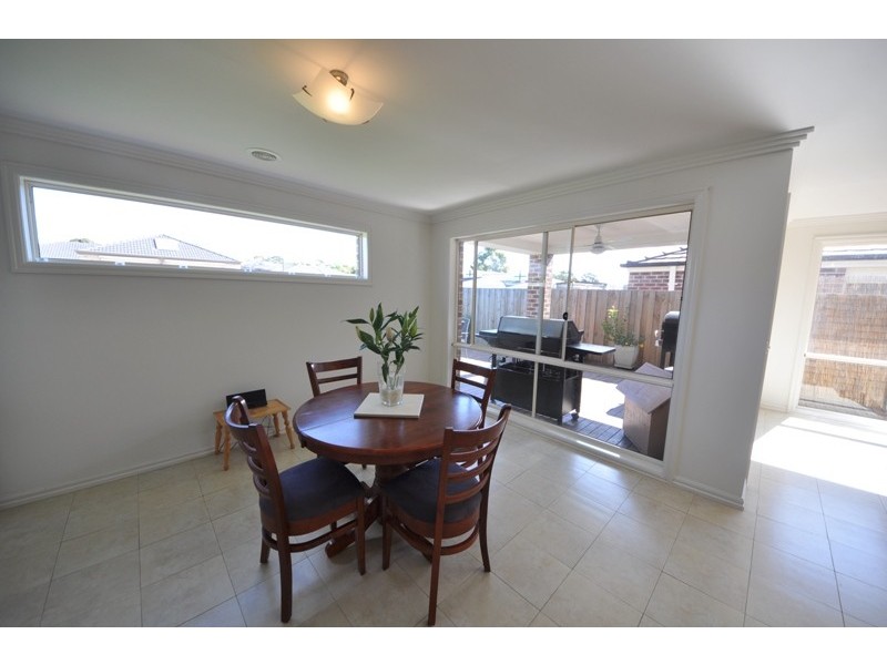 23 Rivendale Crescent, Drouin VIC 3818
