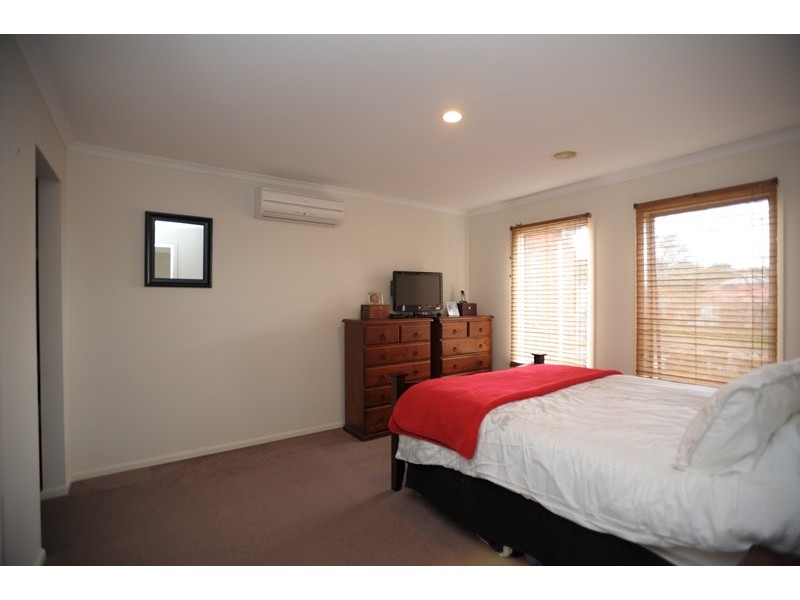 4 Toorongo Street, Drouin VIC 3818