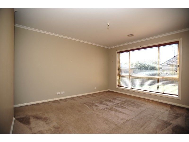 20 Lyndhurst Square, Drouin VIC 3818