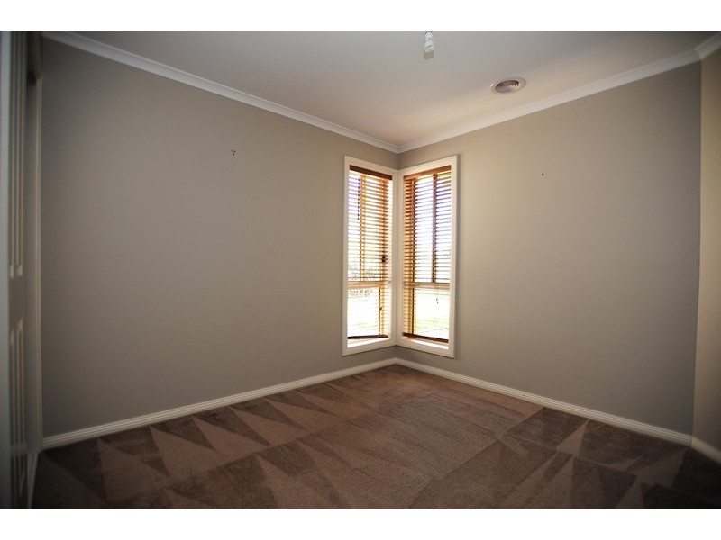 20 Lyndhurst Square, Drouin VIC 3818