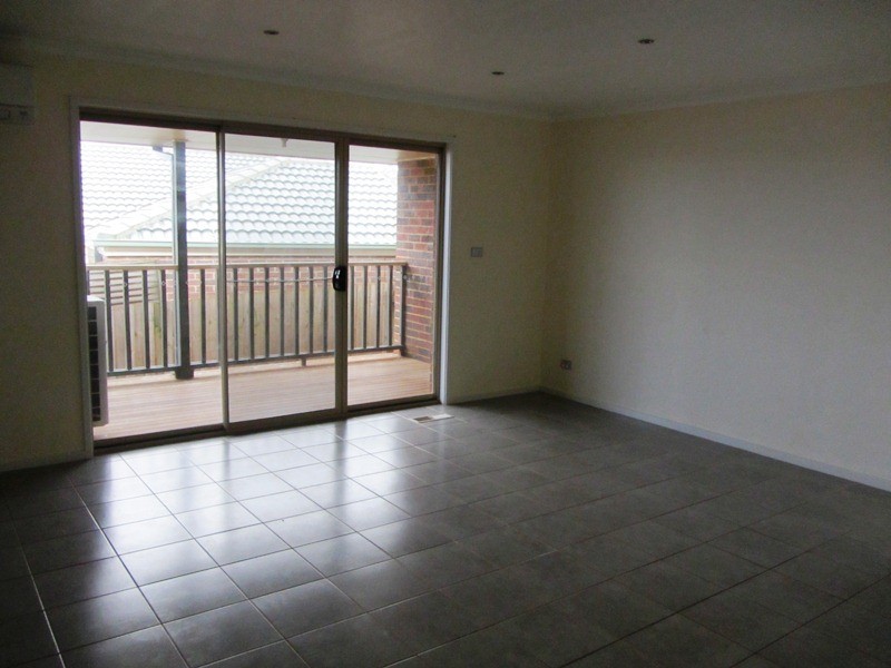 4 Shae Crescent, Drouin VIC 3818