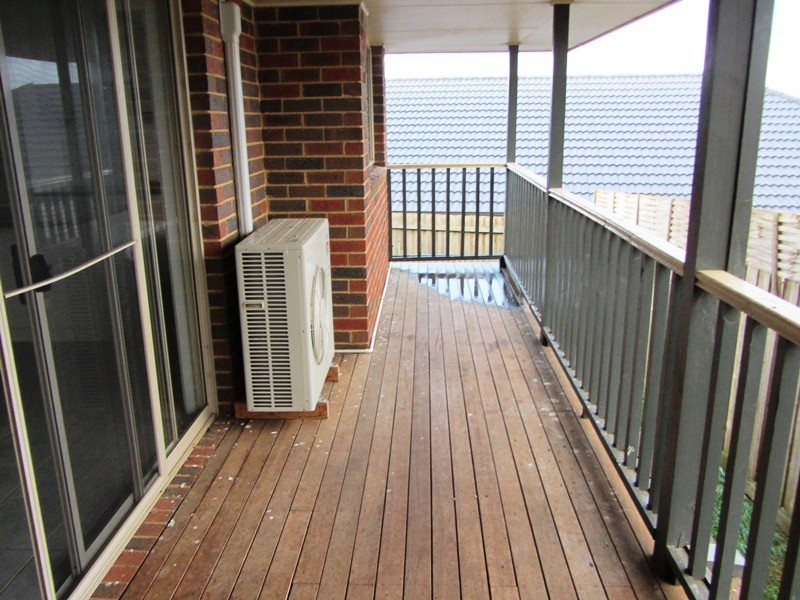 4 Shae Crescent, Drouin VIC 3818