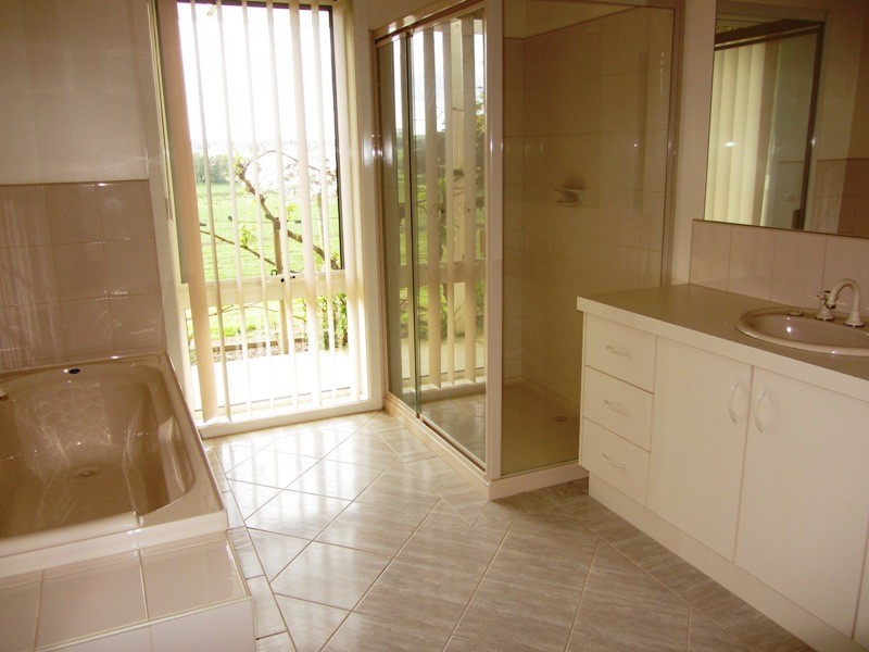 254 Pryor Road, Drouin VIC 3818