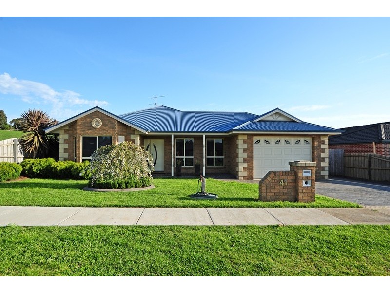 41 Cook Street, Drouin VIC 3818