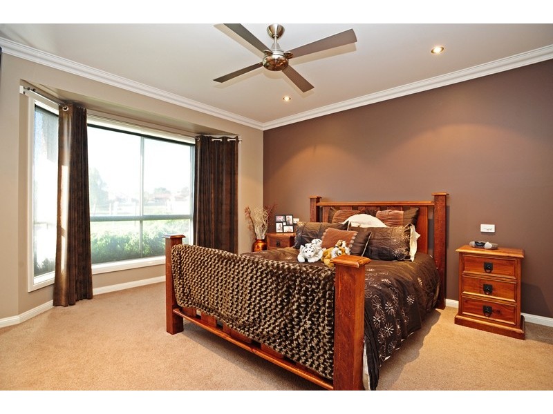 41 Cook Street, Drouin VIC 3818