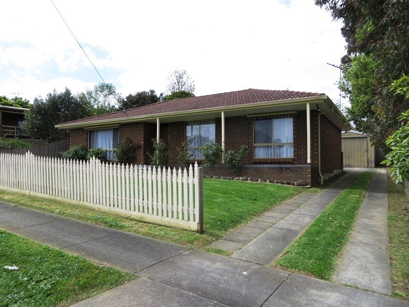 16 Boronia Street, Drouin VIC 3818