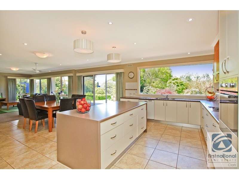 10 Archibald Crescent, Warragul VIC 3820