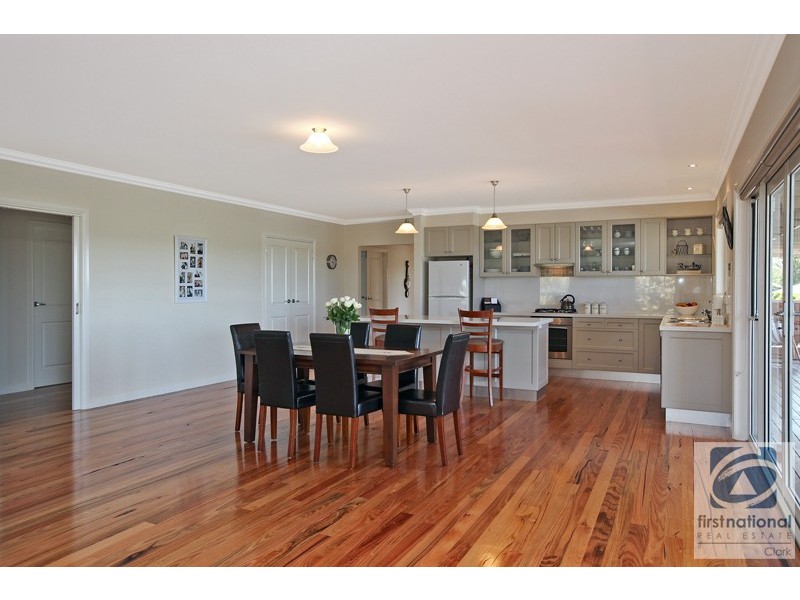 8 Grange Crescent, Warragul VIC 3820