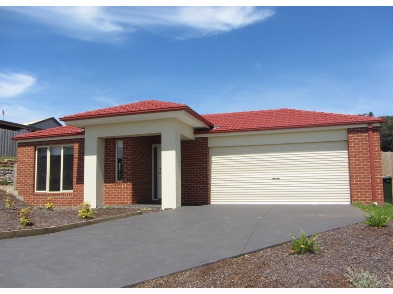 35 Hatfield Drive, Drouin VIC 3818