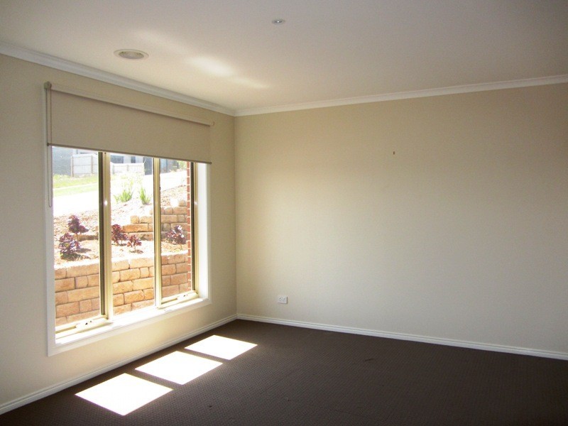 35 Hatfield Drive, Drouin VIC 3818