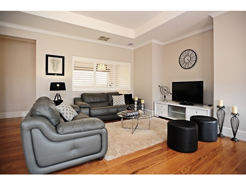 19 Mineral Court, Drouin VIC 3818