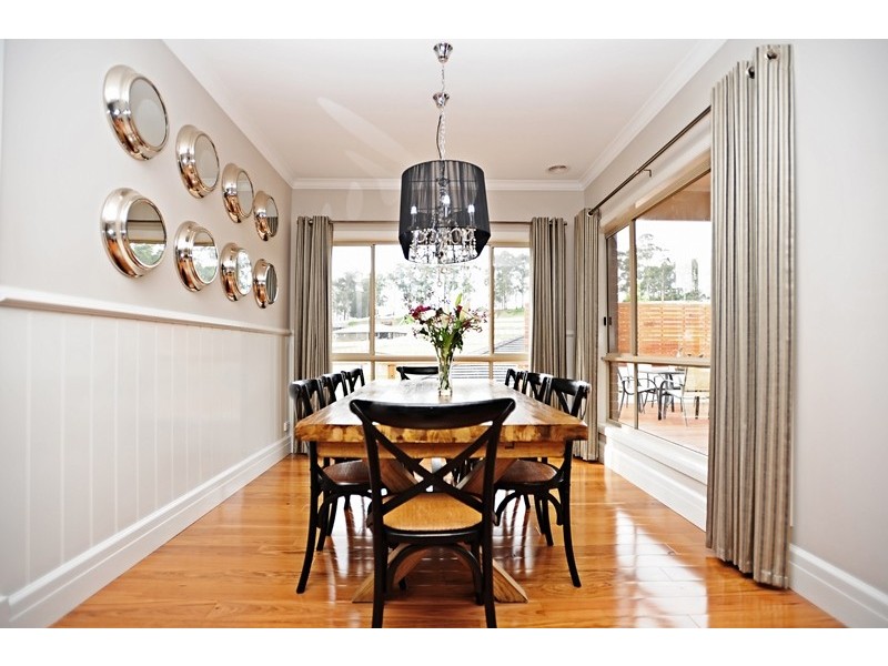 19 Mineral Court, Drouin VIC 3818