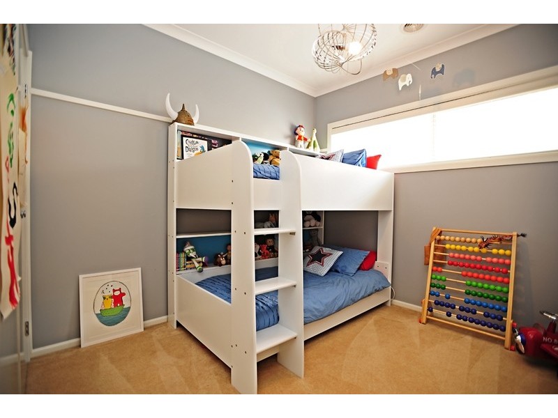 19 Mineral Court, Drouin VIC 3818