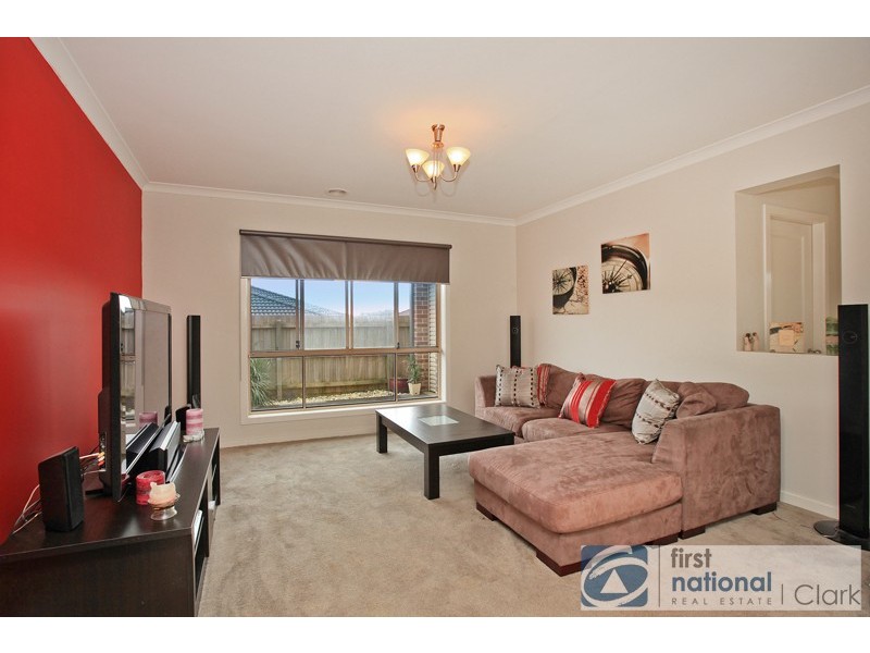 6 Wotan Court, Drouin VIC 3818
