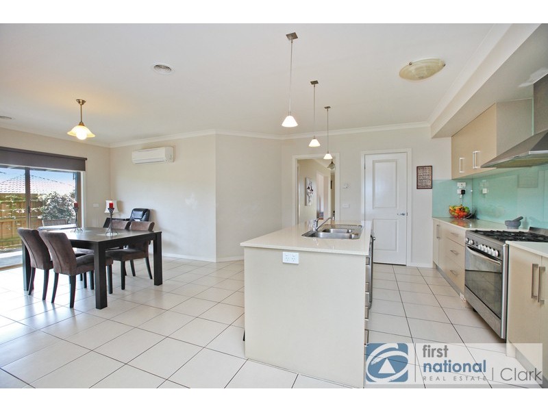 6 Wotan Court, Drouin VIC 3818