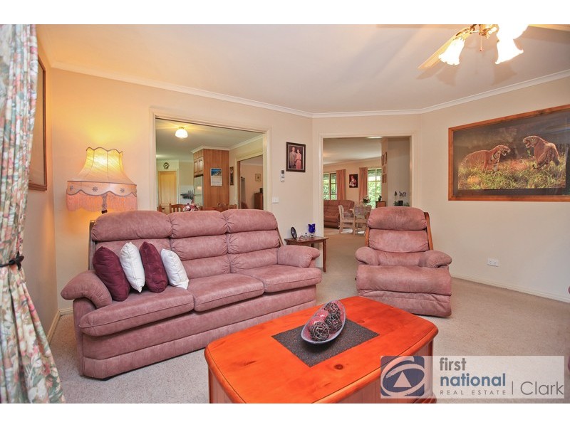 7 Surman Court, Drouin VIC 3818