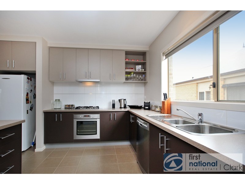 16 Richie Court, Drouin VIC 3818