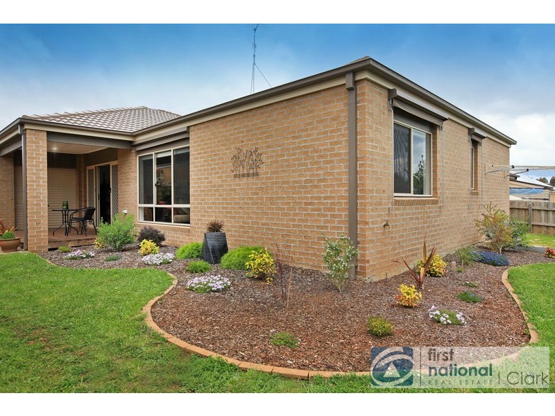 16 Richie Court, Drouin VIC 3818
