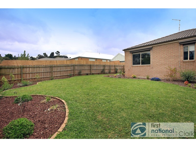 16 Richie Court, Drouin VIC 3818