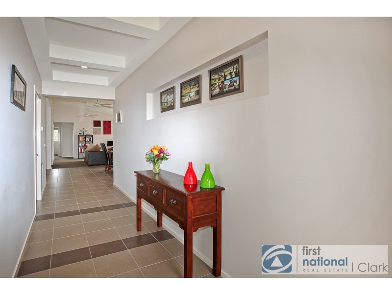 16 Richie Court, Drouin VIC 3818