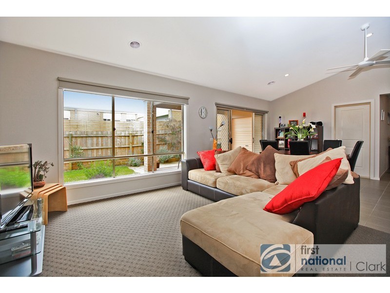 16 Richie Court, Drouin VIC 3818