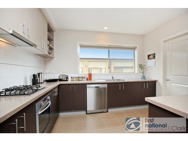 16 Richie Court, Drouin VIC 3818