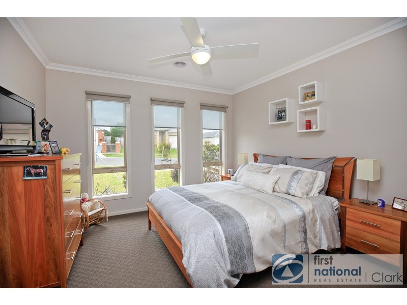 16 Richie Court, Drouin VIC 3818