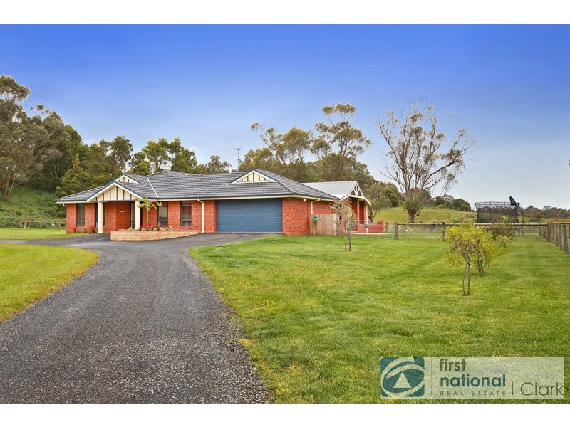 19 Robin Hood Way, Drouin VIC 3818