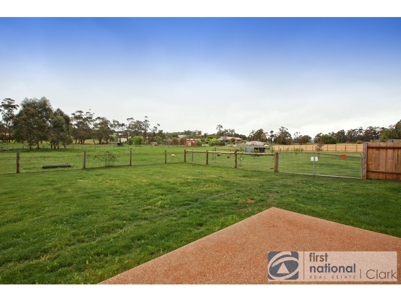 19 Robin Hood Way, Drouin VIC 3818