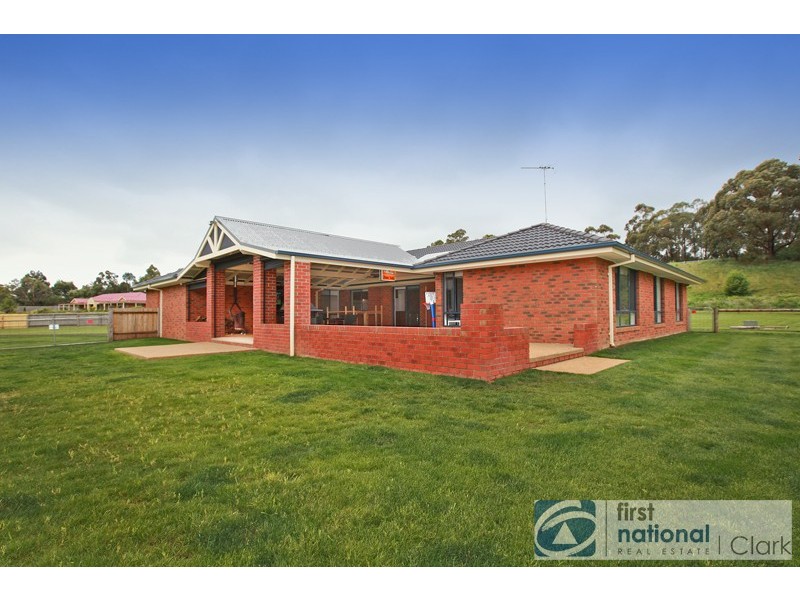 19 Robin Hood Way, Drouin VIC 3818