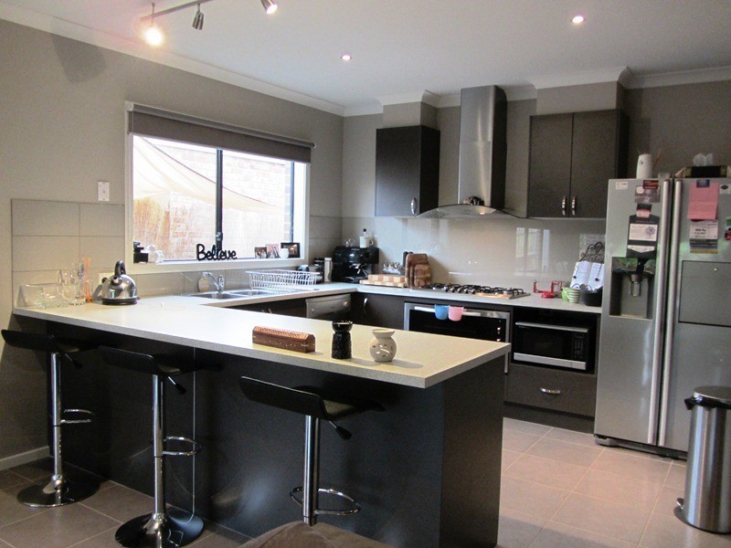 18 Jamescott Drive, Drouin VIC 3818