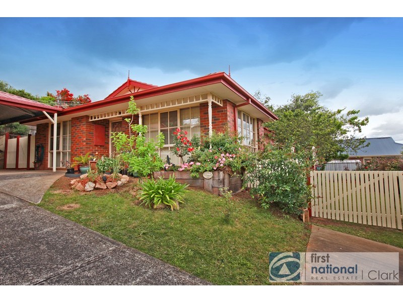 2/16 Hayes Drive, Warragul VIC 3820