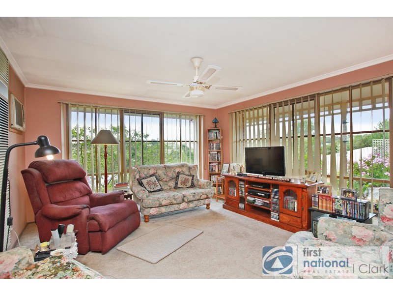 2/16 Hayes Drive, Warragul VIC 3820