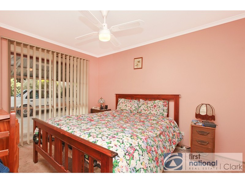 2/16 Hayes Drive, Warragul VIC 3820