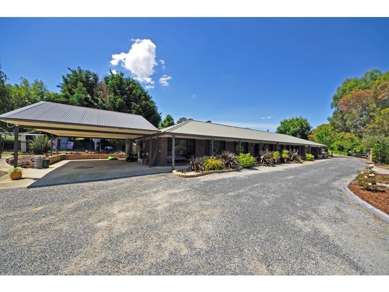 4 Surman Court, Drouin VIC 3818