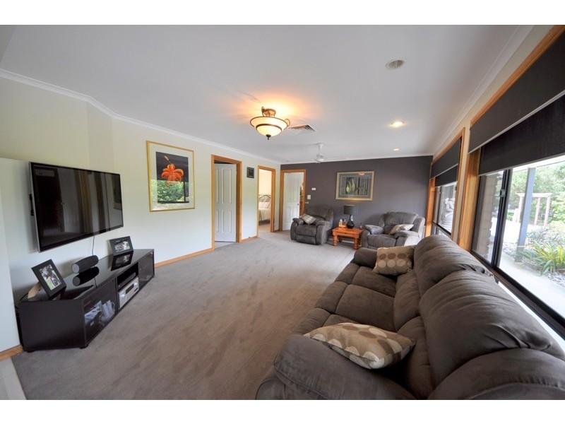 4 Surman Court, Drouin VIC 3818