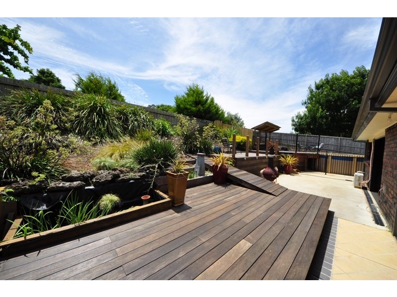 4 Surman Court, Drouin VIC 3818