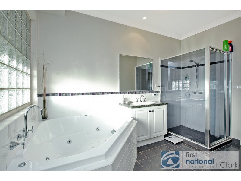 4 Millennium Court, Drouin VIC 3818