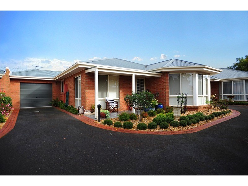 2/25 Buln Buln Road, Drouin VIC 3818