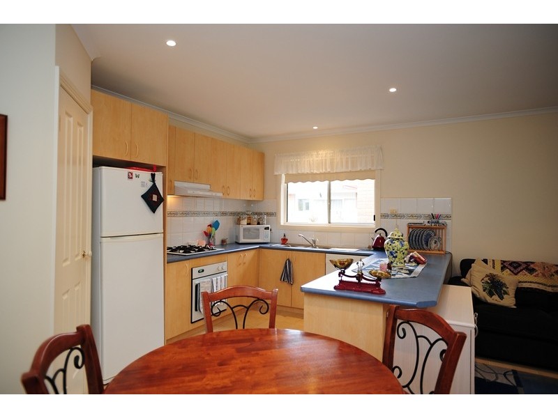 2/25 Buln Buln Road, Drouin VIC 3818