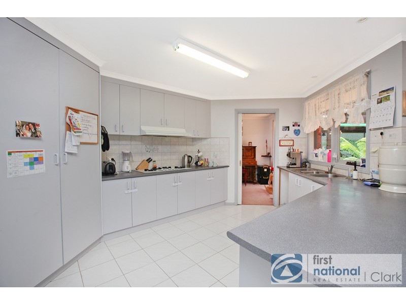 9 Outlook Drive, Drouin VIC 3818