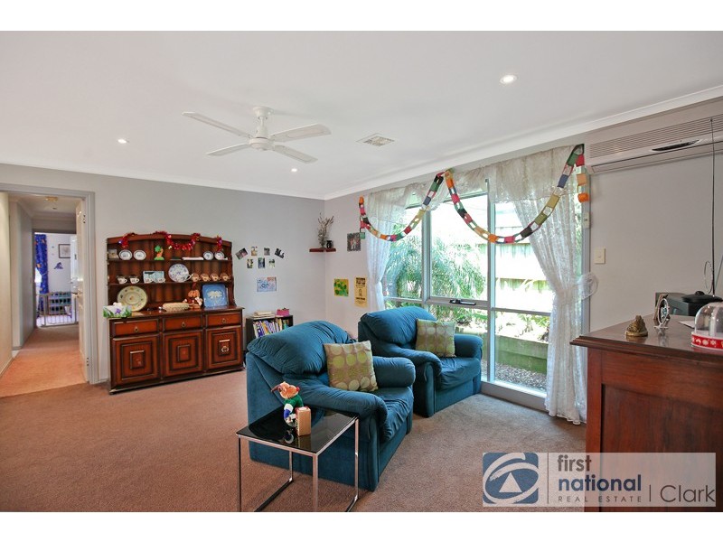 9 Outlook Drive, Drouin VIC 3818