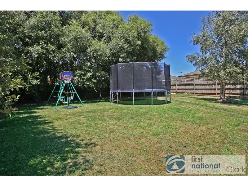 9 Outlook Drive, Drouin VIC 3818
