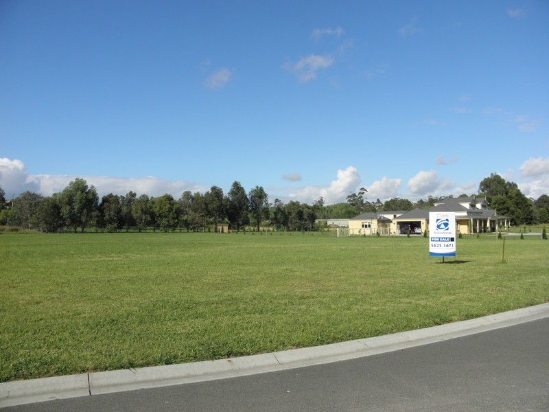 4 Carlile Court, Drouin VIC 3818