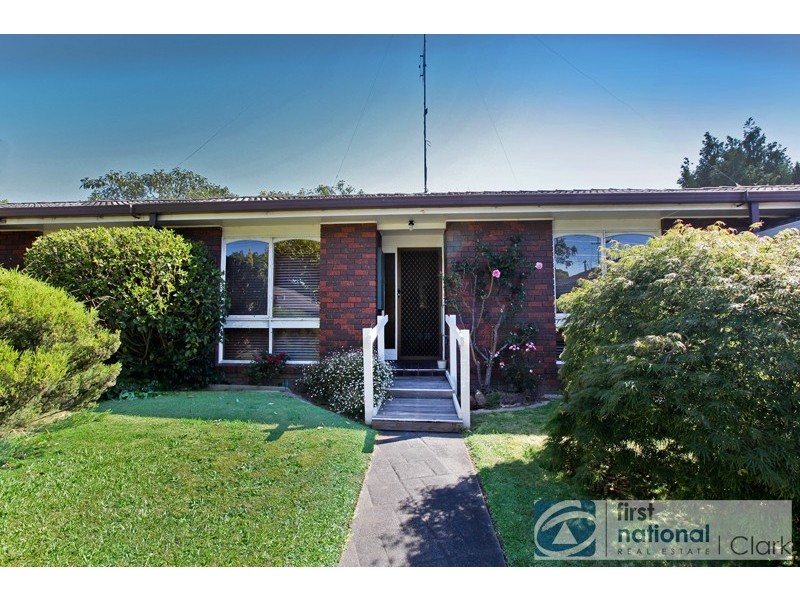 2/6 Bank Place, Drouin VIC 3818