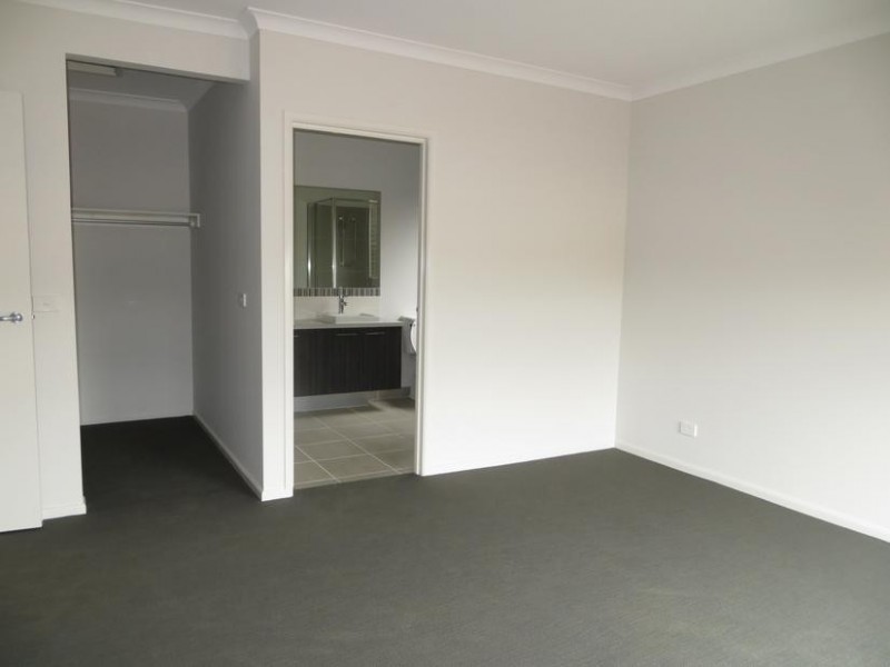 15 Sandstock Drive, Warragul VIC 3820