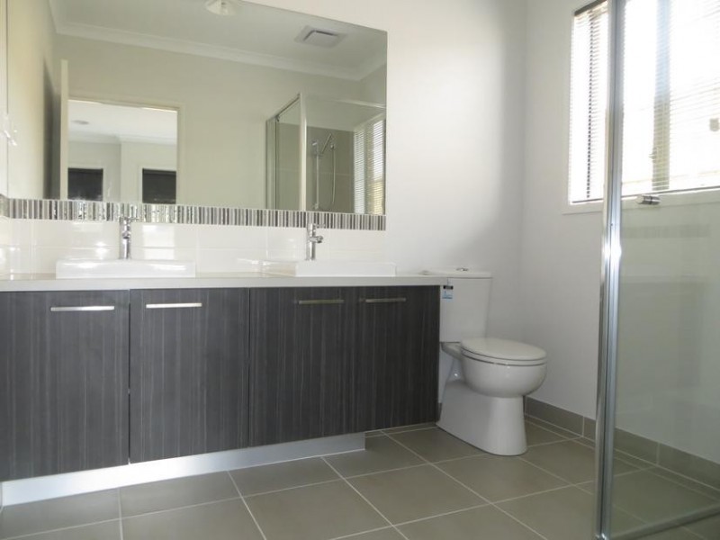 15 Sandstock Drive, Warragul VIC 3820