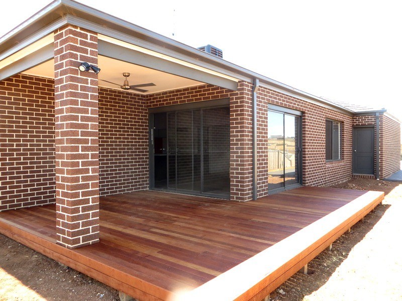 15 Sandstock Drive, Warragul VIC 3820